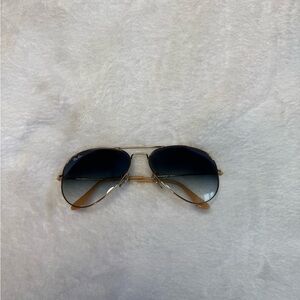 Ray-Ban Aviator Sunglasses with Black Gradient Lenses